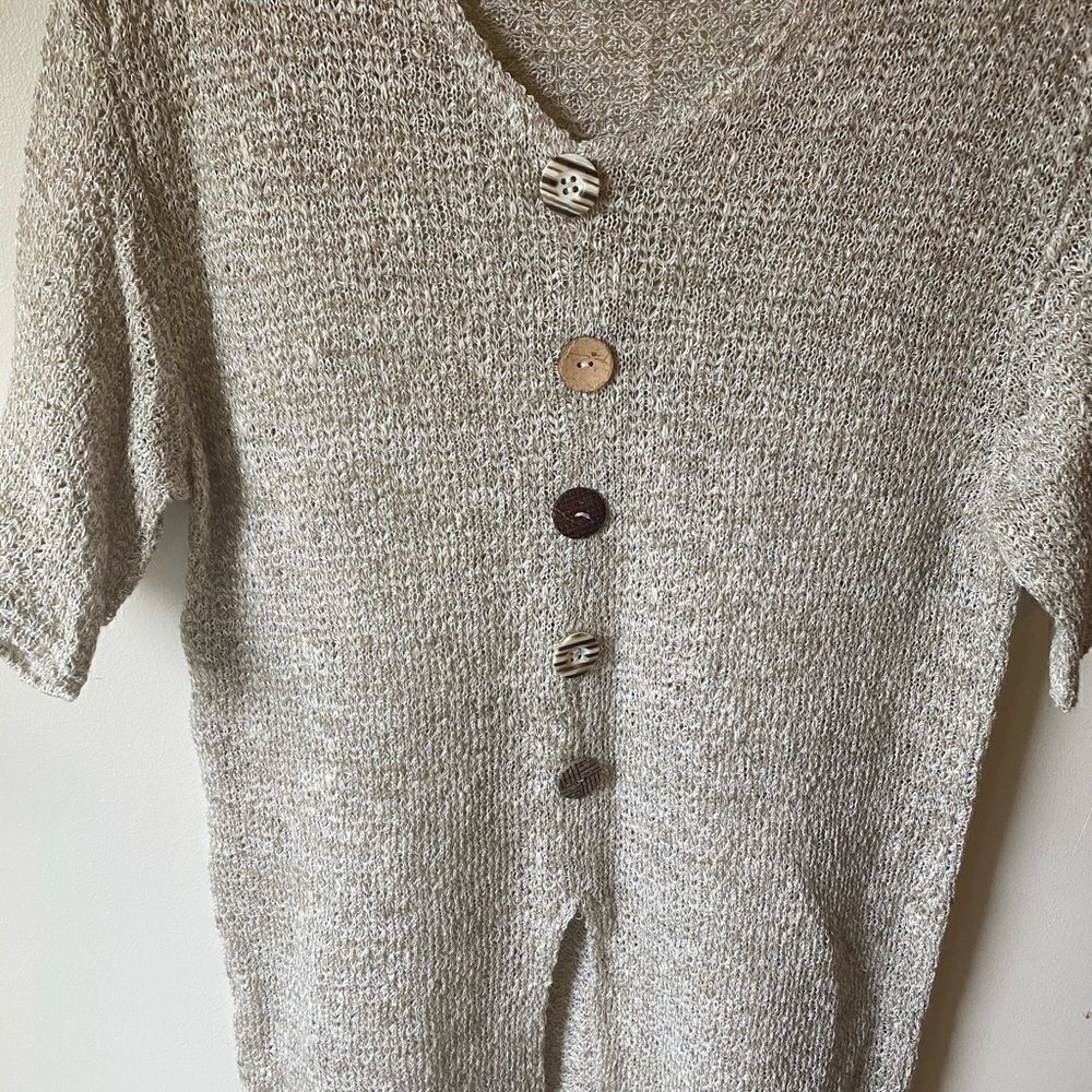 VTG 90s Open Knit Short Sleeve Mix Matched Buttons - Picture 6 of 9